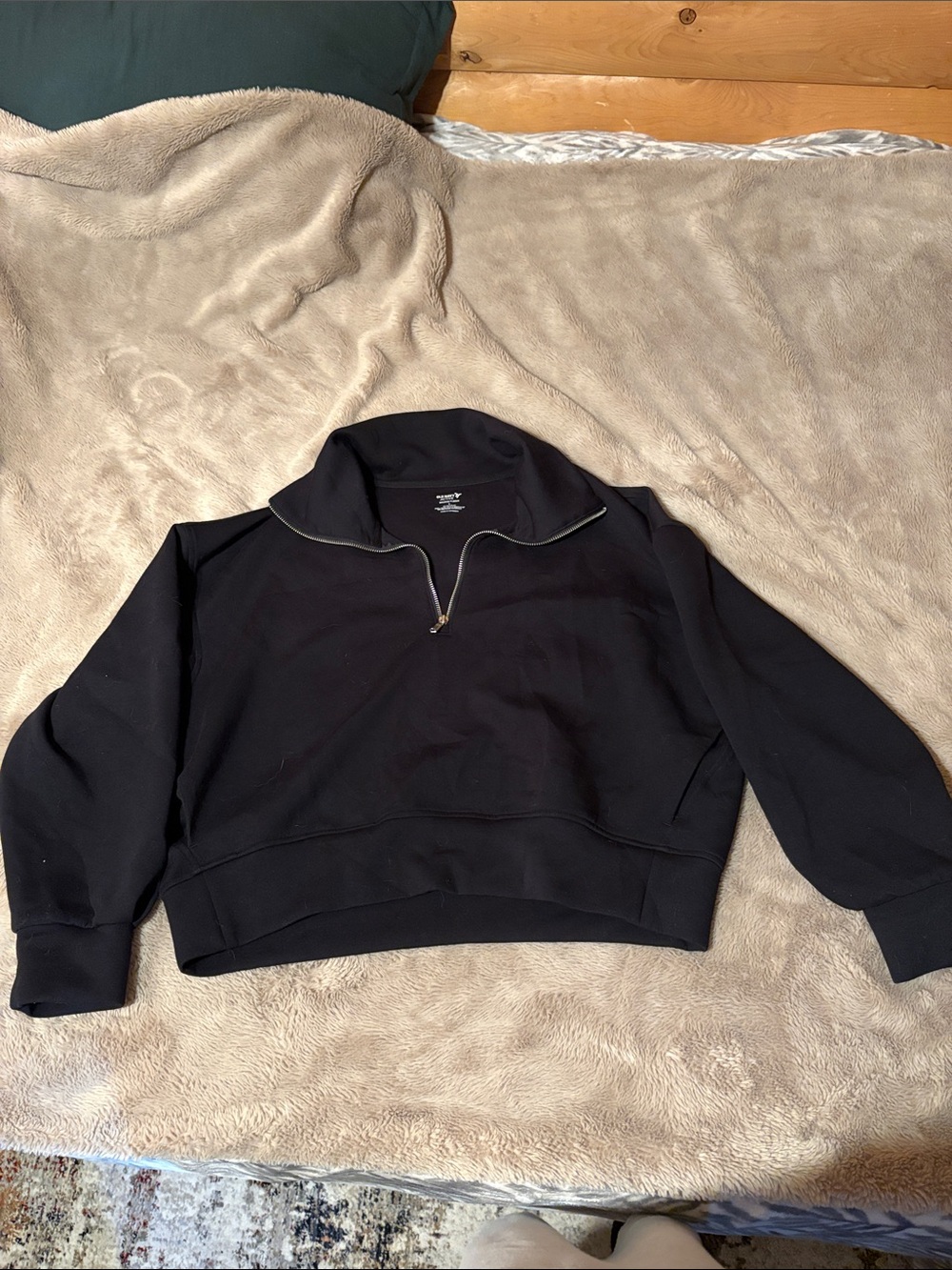 Old Navy Men's Black Half-Zip Sweatshirt